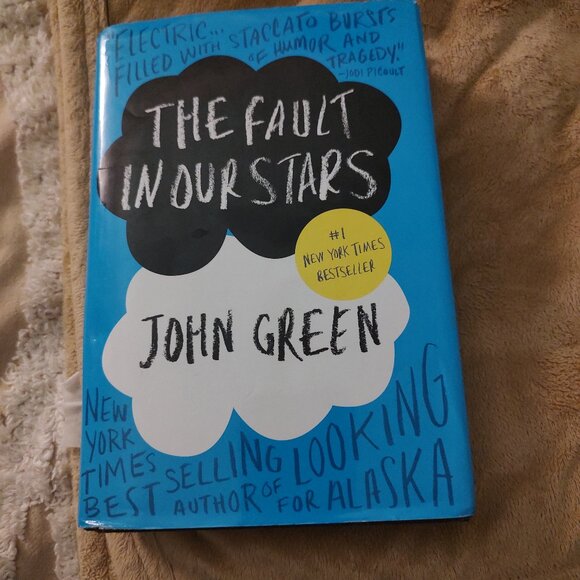 The fault in our Stars hard cover book - Picture 1 of 2
